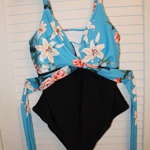 Cupshe One-Piece Black and Floral Swimsuit
